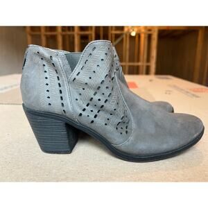 Route 66 Vivian Charcoal Gray ankle boots blocked heel 7